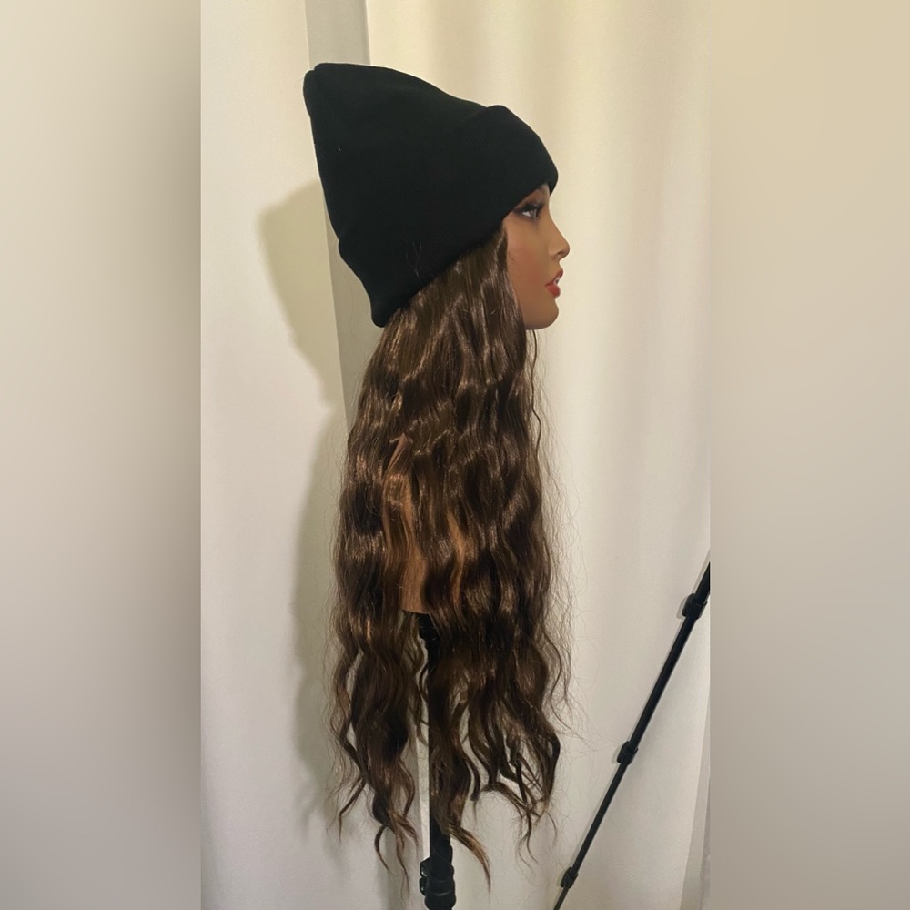 BOGO 🎉 Black toboggan and Brown Wavy Hair Wig